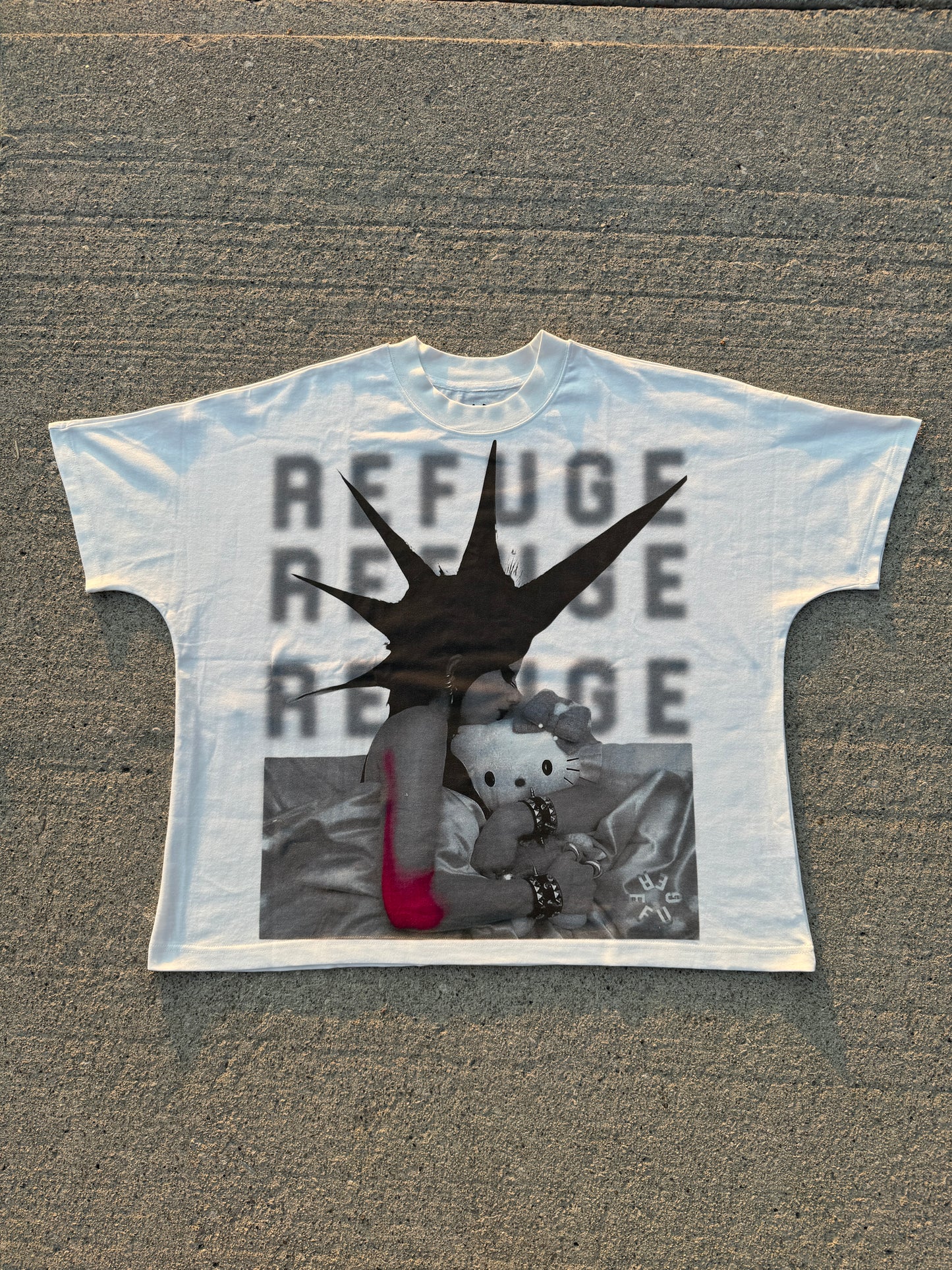 WHITE T-SHIRT FRONT